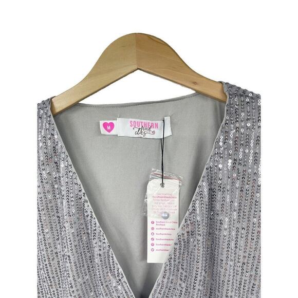 Southern Fried Chics Boutique Silver Sequin Belle Sleeve Bodysuit Womens Medium - Picture 3 of 7